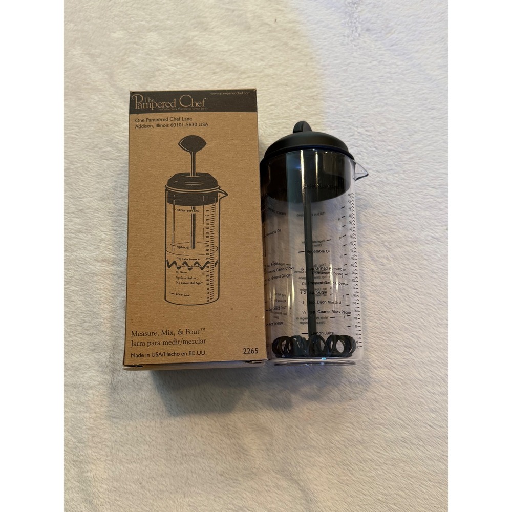 Pampered Chef Measure Mix & Pour Salad Dressing Shaker 2265 Black Clear New